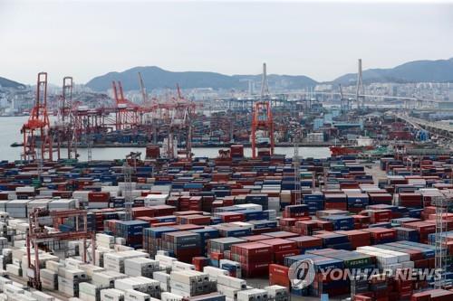 تراجع صادرات كوريا بنسبة 5.7% في أكتوبر، للمرة الأولى في عامين