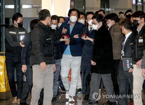 (جديد) عودة الرئيس السابق لمجموعة «سانغ بانغ وول» إلى كوريا الجنوبية لمواجهة تحقيقات الفساد