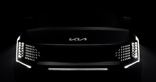 كيا تكشف النقاب عن صورة تشويقية لسيارة EV9 الكهربائية
