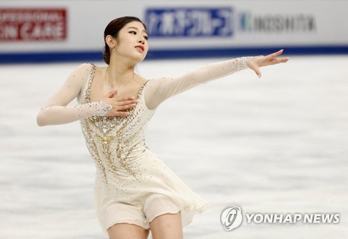 لاعبة التزلج الكورية الجنوبية «لي هيه-إن» تفوز بالميدالية الفضية في بطولة العالم