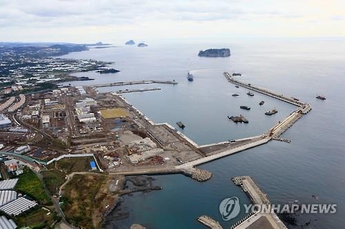 (LEAD) S. Korea pushing for law to give support to people living near military facilities