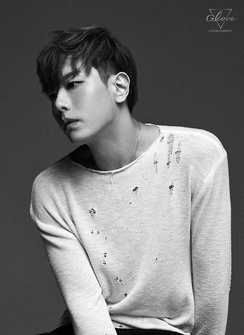 Park Hyo-shin sweeps music charts with new album