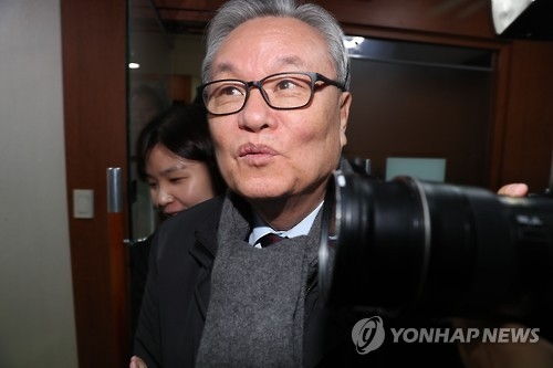 In Myung-jin, head of the ruling Saenuri Party's emergency leadership panel (Yonhap)