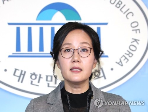 Rep. Kim Hyun-ah of the ruling Saenuri Party, who vowed to join the splinter Bareun Party. (Yonhap)