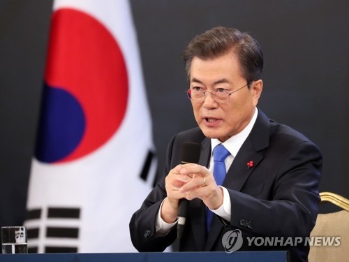 (2nd LD) Moon calls for Japan's sincere apology to resolve sex slavery issue - 1