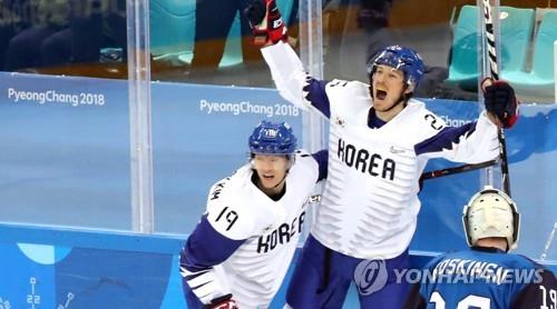  Now retired, 1st naturalized hockey player leaves S. Korea with fond memories