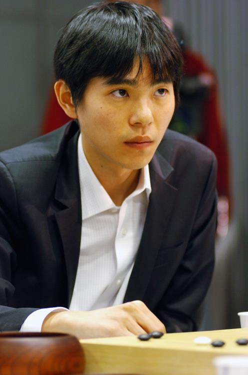 Go master Lee Se-dol, the only human to beat AI AlphaGo, retires | Yonhap  News Agency
