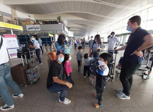 (LEAD) More than 130 S. Koreans leave Egypt on chartered flight