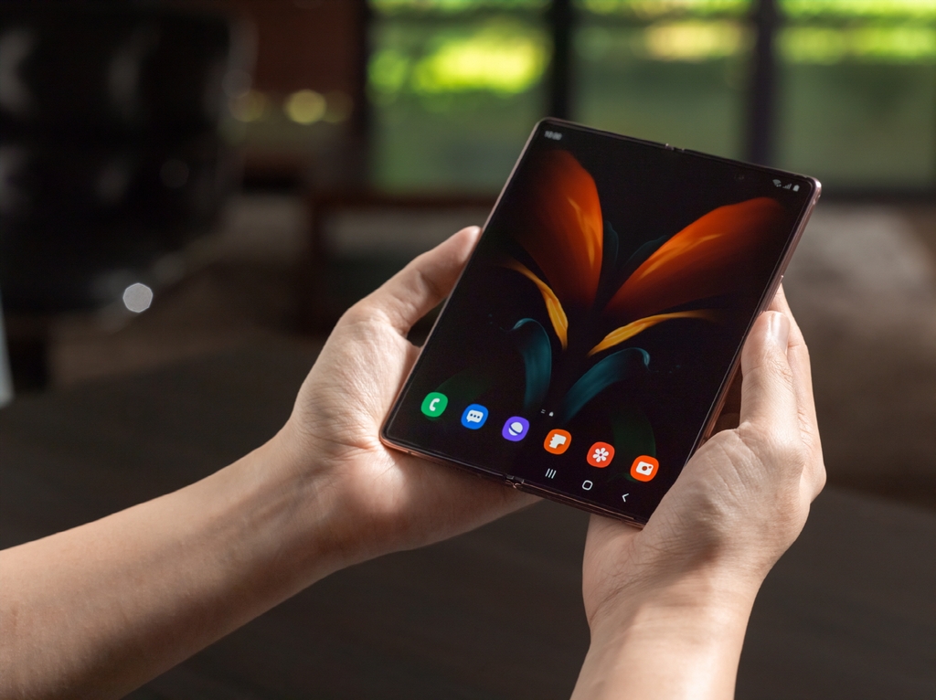 This photo provided by Samsung Electronics Co. on Sept. 1, 2020, shows the company's Galaxy Z Fold 2 foldable smartphone. (PHOTO NOT FOR SALE) (Yonhap)
