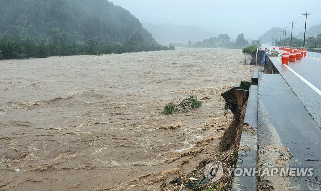 This photo, provided by the office of Yangyang county, Gangwon Province, shows part of a road destroyed due to Typhoon Haishen on Sept. 7, 2020. (PHOTO NOT FOR SALE) (Yonhap) 