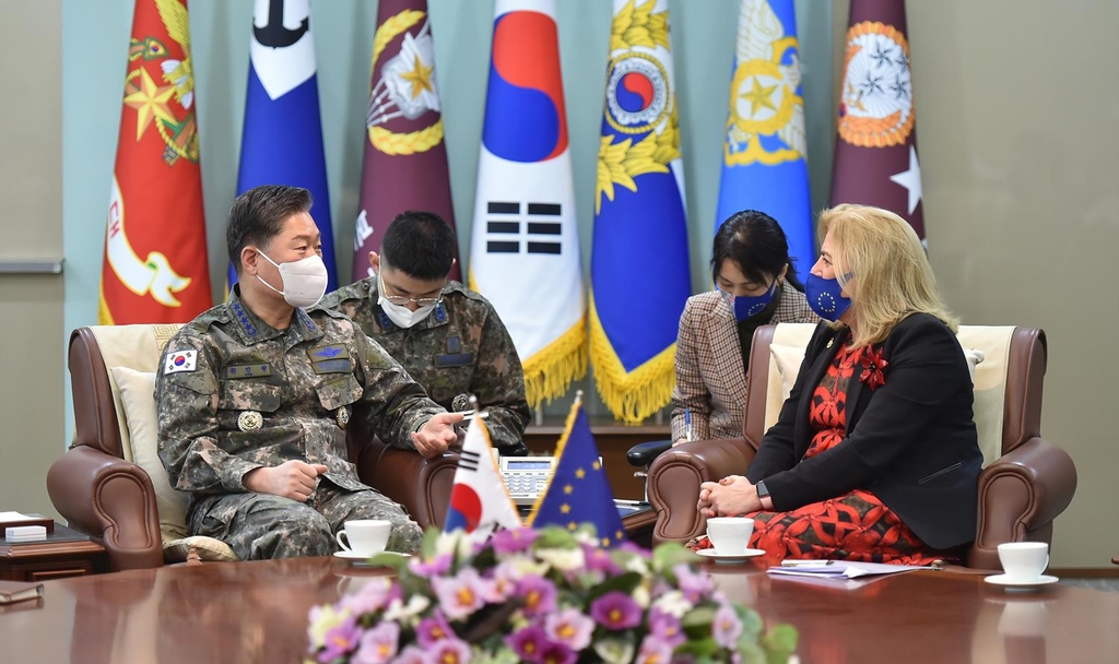 JCS chief, EU ambassador vow to strengthen military cooperation