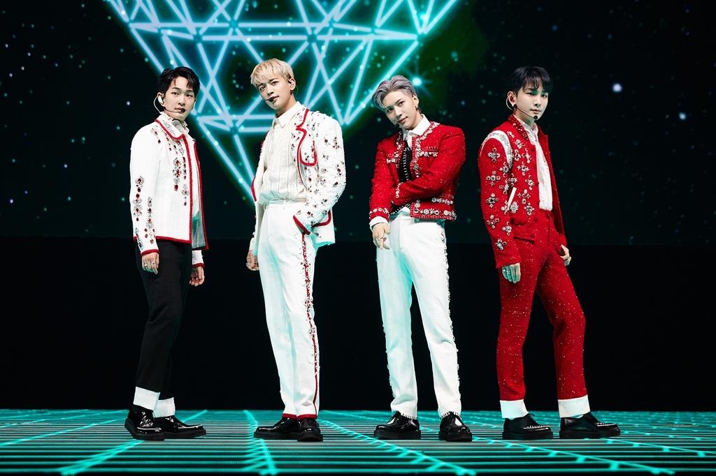 SHINee's weekend online concert draws fans from 120 countries Yonhap