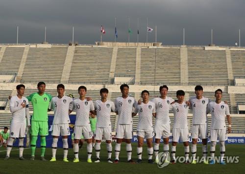 In this file photo from Nov. 14, 2019, South Korean starters stand for their national anthem before facing Lebanon in Group H action in the second round of the Asian qualification for the 2022 FIFA World Cup at Camille Chamoun Sports City Stadium in Beirut. (Yonhap)