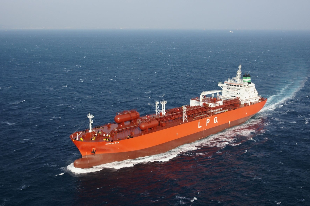 This file photo provided by KSOE shows an LPG ship. (PHOTO NOT FOR SALE) (Yonhap) 
