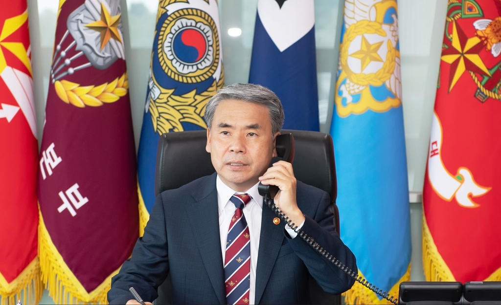 Defense Minister Lee Jong-sup holds phone talks with his U.S. counterpart, Lloyd Austin, on May 25, 2022, in this photo released by his office. (PHOTO NOT FOR SALE) (Yonhap)