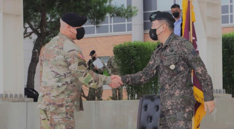 USFK chief hosts welcome ceremony for new S. Korean JCS chief