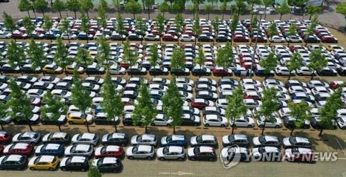 (LEAD) Auto exports hit 8-yr high in 1st half on popularity of eco-friendly cars
