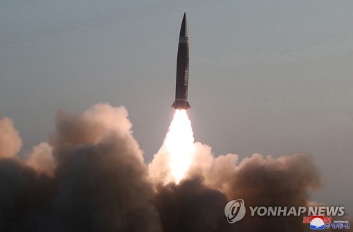 (4th LD) N. Korea fires suspected ICBM toward East Sea: S. Korean military