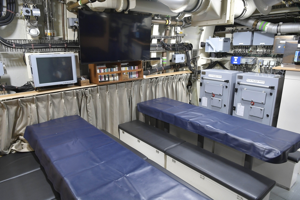 The mess hall of the 3,000-ton Dosan Ahn Changho submarine is shown in this photo provided by the Navy on May 18, 2023. (PHOTO NOT FOR SALE) (Yonhap)