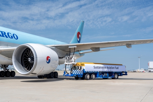 (LEAD) GS Caltex supplies renewable jet fuel to Korean Air's cargo plane