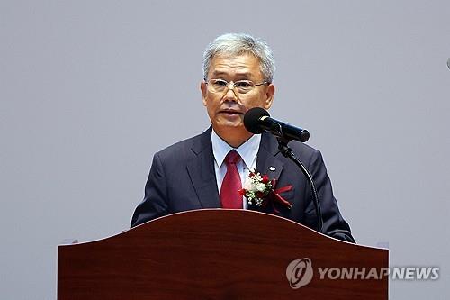 Kim Dong-cheol, new CEO of Korea Electric Power Corp., delivers an inauguration speech at the company's headquarters in Naju, South Jeolla Province, on Sept. 20, 2023. (Yonhap)