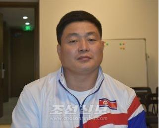 조선신포호에서 찍은 이 사진에는 북한 체육부 부상 광혁의 모습이 담겨 있다.  (이미지는 판매용이 아닙니다)