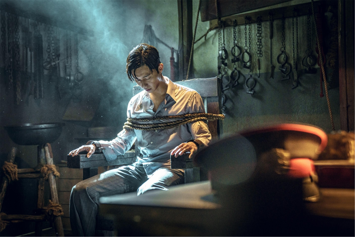 Jang Tae-sang, played by Park Seo-joon, is shown in this still image provided by Netflix on Dec. 19, 2023. (PHOTO NOT FOR SALE) (Yonhap)