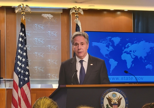U.S. Secretary of State Antony Blinken address a press conference at the State Department in Washington on April 22, 2024. (Yonhap)