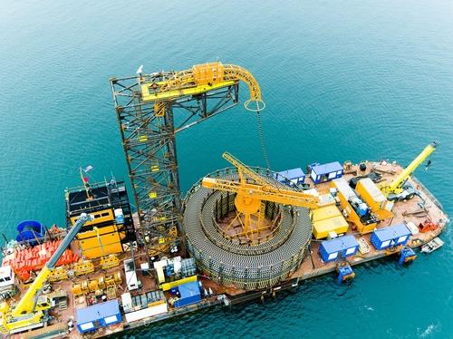 This undated file photo provided by LS Cable & Systems Ltd. shows undersea cables being installed at an offshore wind-power generating facility in the United States. (PHOTO NOT FOR SALE) (Yonhap)