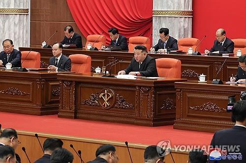 Esta imagen, publicada por la Agencia Central de Noticias de Corea el 29 de diciembre de 2024, muestra la reunión general anual de fin de año del Comité Central del Partido de los Trabajadores de Corea celebrada del 23 al 27 de diciembre. (Para uso únicamente en la República de Corea. Sin redistribución) (Yonhap)