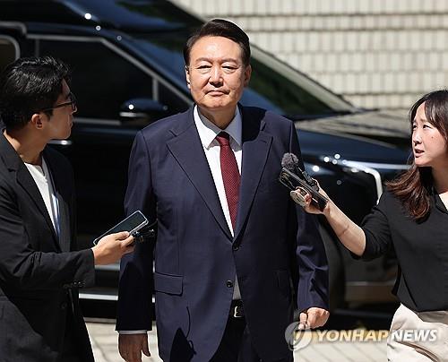 Former President Yoon Suk Yeol appears at the Seoul Central District Court in the capital on June 23, 2025, to attend the eighth hearing of his trial over insurrection charges in connection with his declaration of martial law. (Pool photo) (Yonhap)