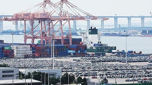 S. Korea's exports forecast to decline 3 pct in Q3 amid U.S. tariff impacts