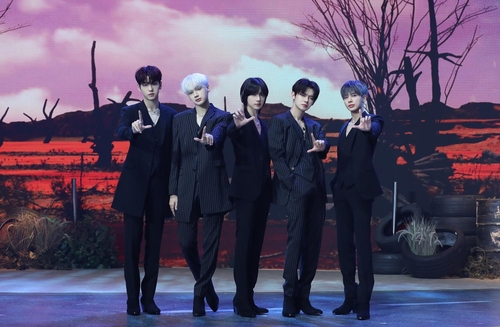 Les membres du groupe de K-pop, Tomorrow X Together (TXT). (Photo fournie par Big Hit Music. Revente et archivage interdits) 
