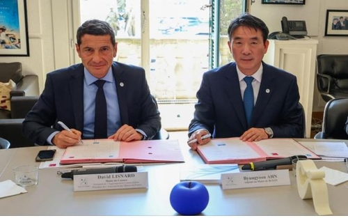 Busan et Cannes signent un accord de coopération cinématographique