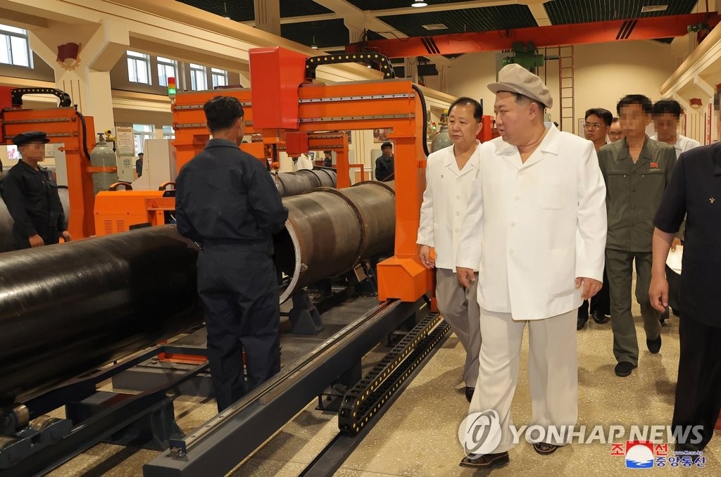 Le Dirigeant Nord Cor En Kim Jong Un Inspecte Des Usines D Armement Agence De Presse Yonhap