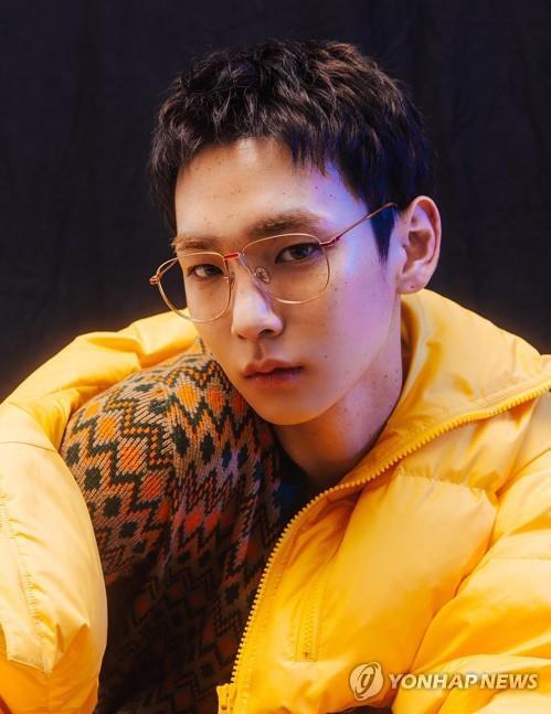 SHINee キー ミュージカル「三銃士」のぼり　フラッグ SHINee キー ミュージカル「三銃士」のぼり フラッグ