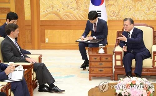 文大統領　米国防長官と会談＝韓米日協力の重要性で一致