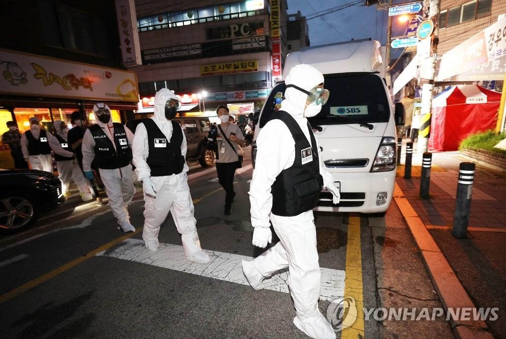 韓国警察　集団感染発生したソウルの教会を家宅捜索