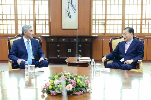 韓国外相　米特別代表に「北の対話復帰へ緊密協力を」
