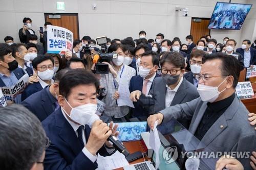 韓国最大野党　「検察捜査権剥奪法案」で憲法裁に仮処分申請