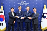 韓国外相　韓中日協力事務局に３カ国の「懸け橋」役割要請