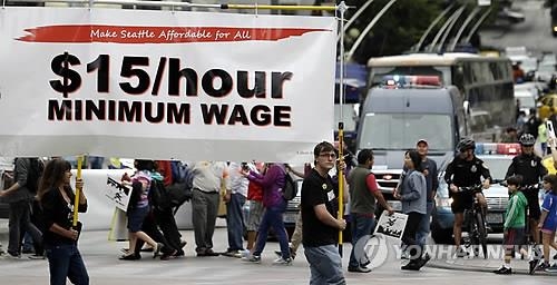 미국 근로자 연봉, CEO의 300분의 1…소득불평등 논쟁 가열 - 4