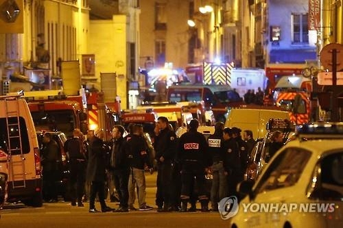 파리 6곳 동시 테러로 150여명 사망…이슬람극단세력 총기난사(종합3보) - 2