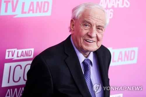 영화 '귀여운 여인'의 코미디 거장 게리 마셜 감독 별세 - 2