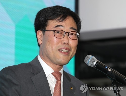 김기식, 정무위 시절 피감기관 돈으로 외유…한국당 "사퇴해야" - 1
