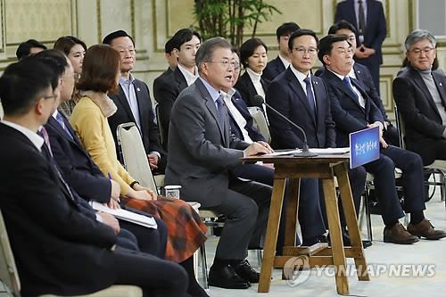 문대통령, 내일 자영업·소상공인과 대화…"포용국가 핵심"