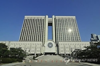 '아이폰 고의 성능 저하' 손배소에 원고 200명 출석 '진풍경'