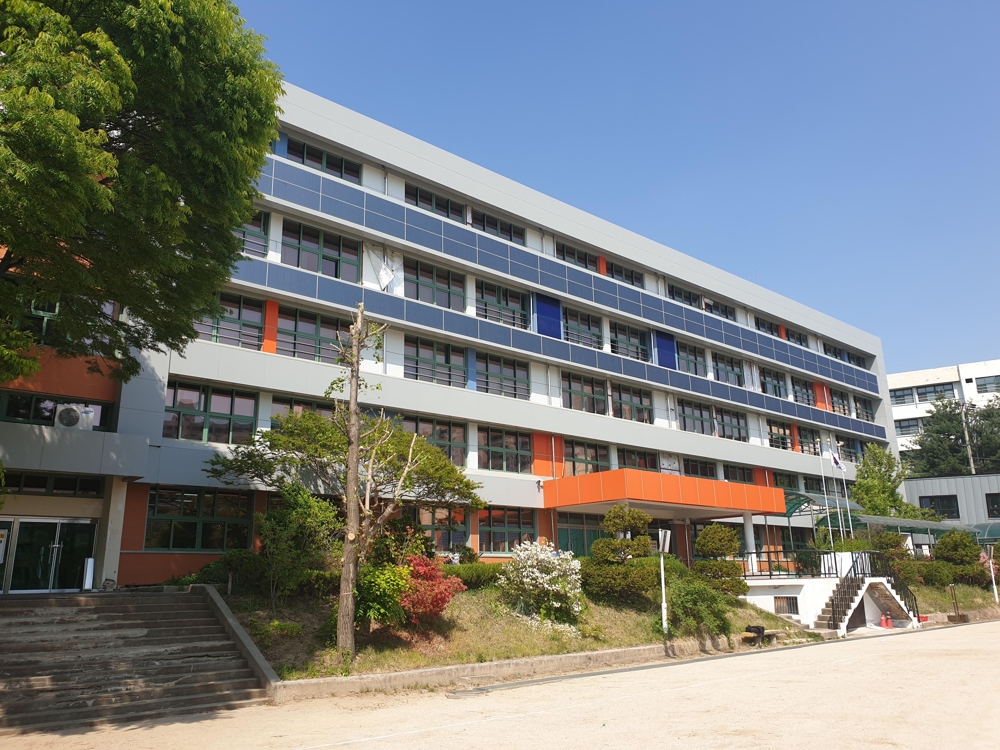 서울 월계중학교 건물일체형 태양광(BIPV)
