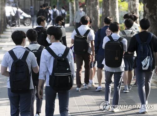 초중고 178만명 더 학교로…확진자 증가세 속 3차 개학 코앞 | 연합뉴스