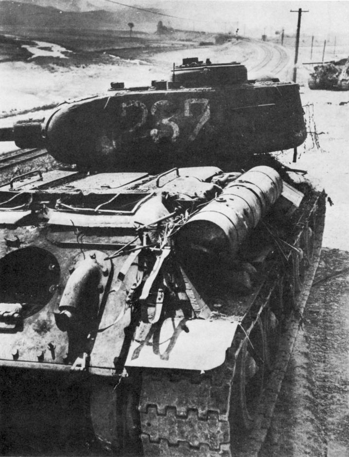 미군이 노획한 북한 T-34 전차
